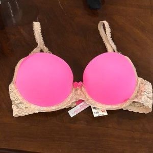 VS Pink bra